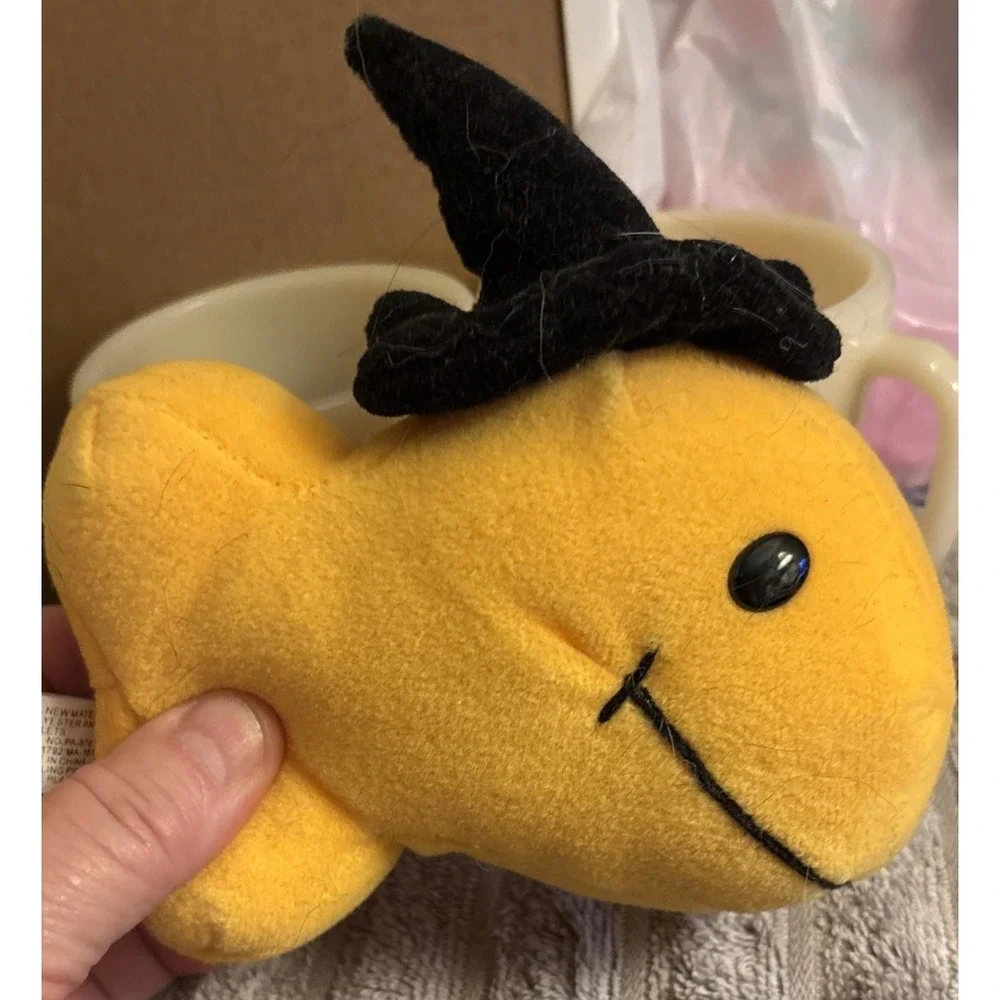 Pepperidge Farms Goldfish Cracker Fish Plush Stuffed Animal 5